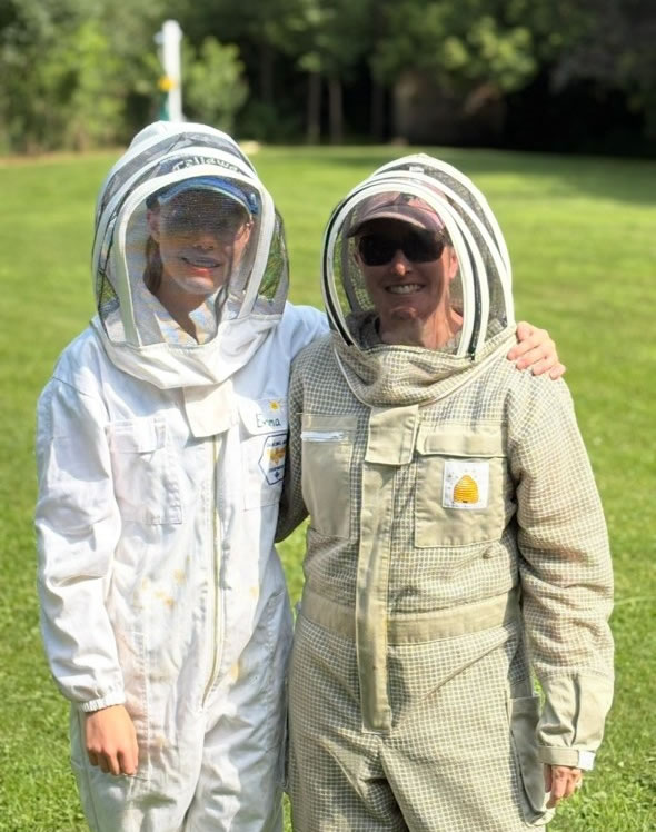 Waggle Honey owners